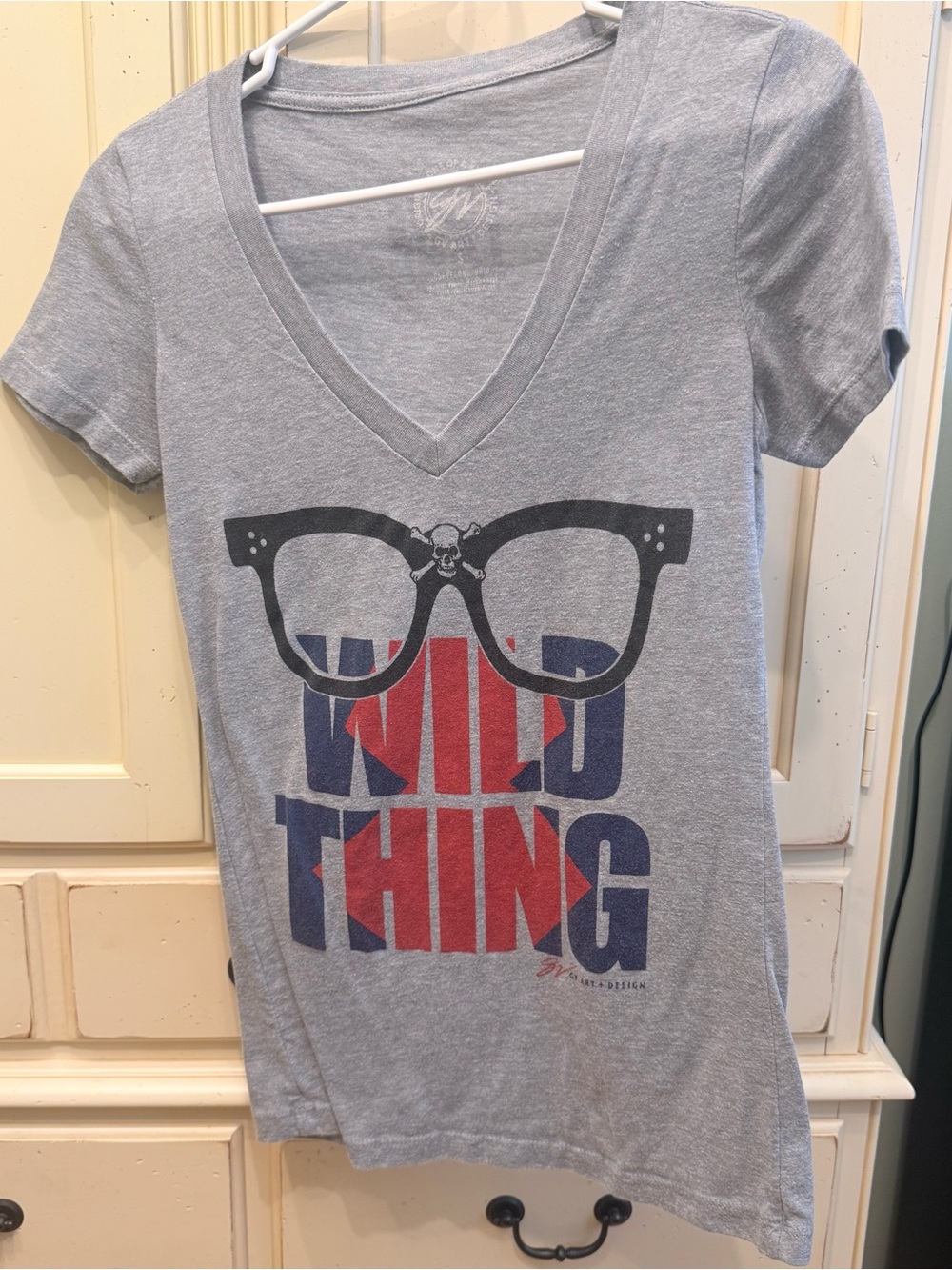 Wild Thing Graphic V-Neck Tee - Gray